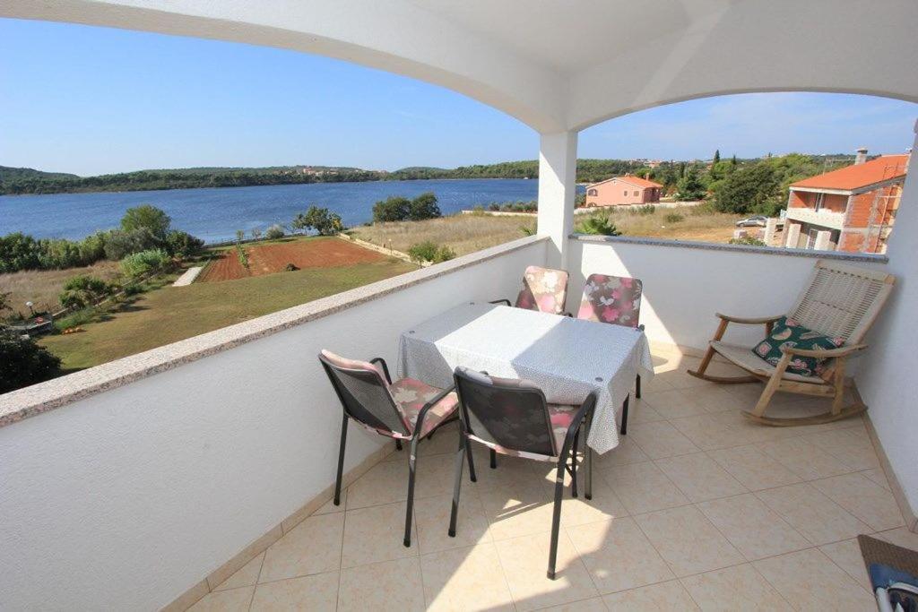 Apartments Anita Pomer Εξωτερικό φωτογραφία