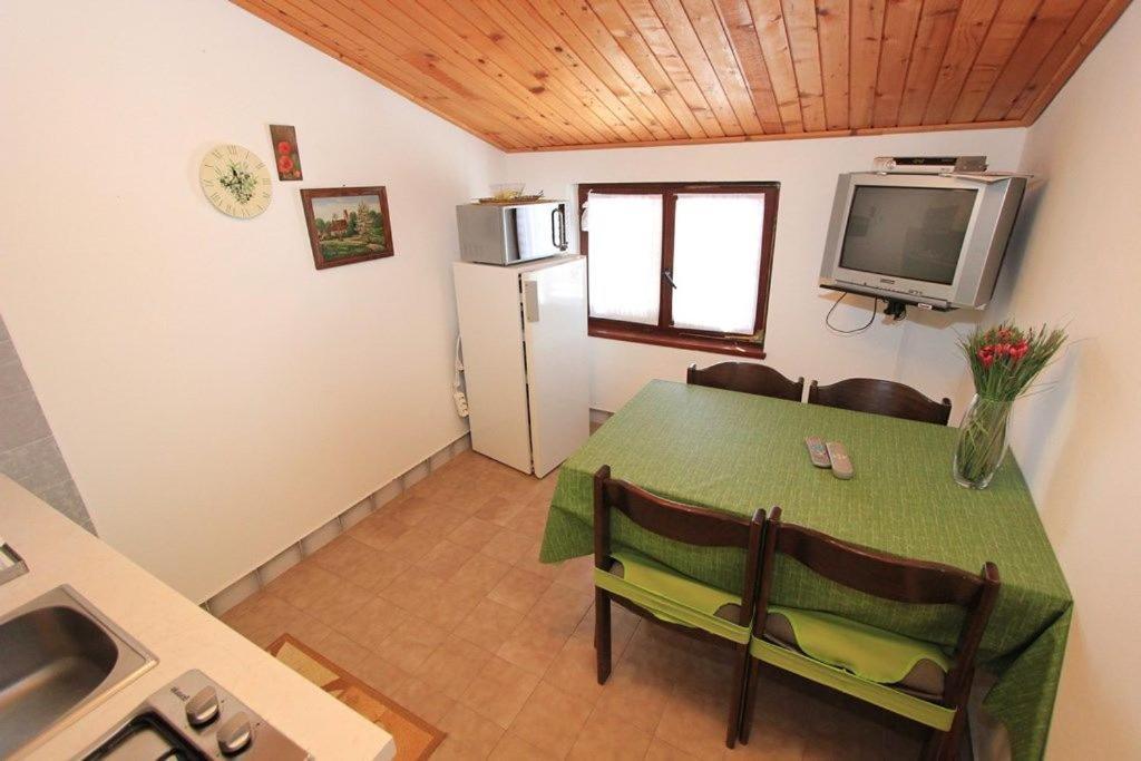 Apartments Anita Pomer Εξωτερικό φωτογραφία